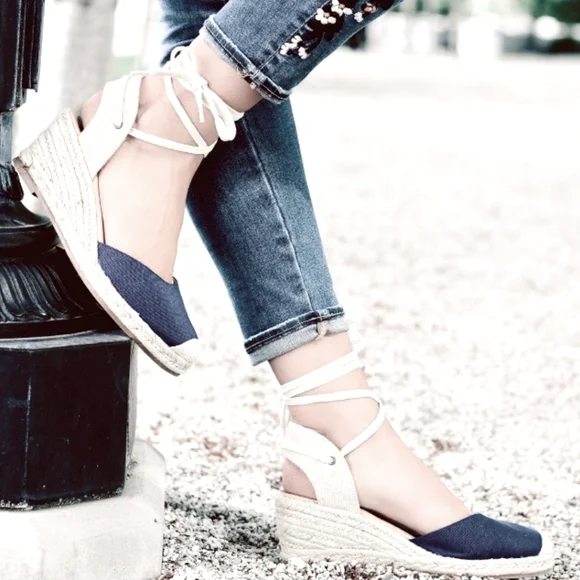 Journey Collection espadrille wedge sandals - Picture 10 of 10